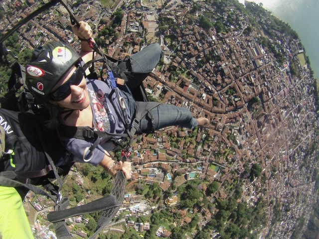  Paragliding flight 